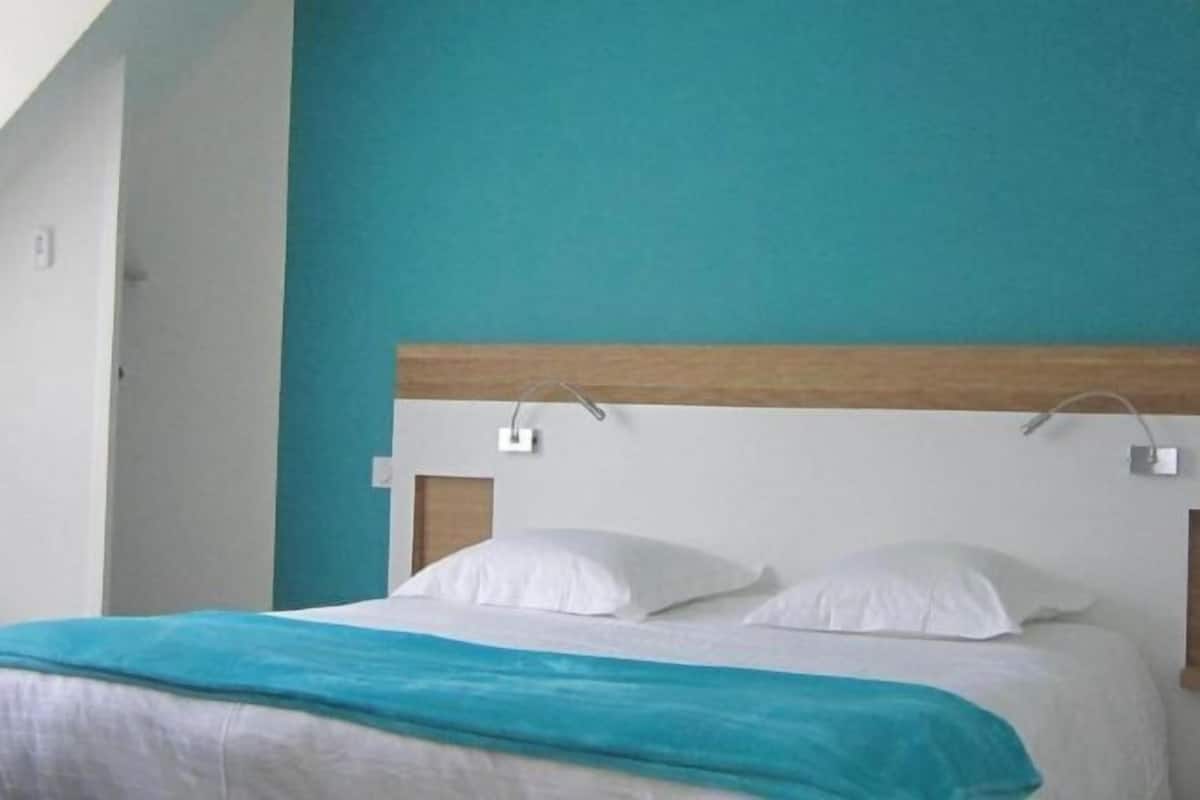 Premium bedding, individually decorated, desk, laptop workspace