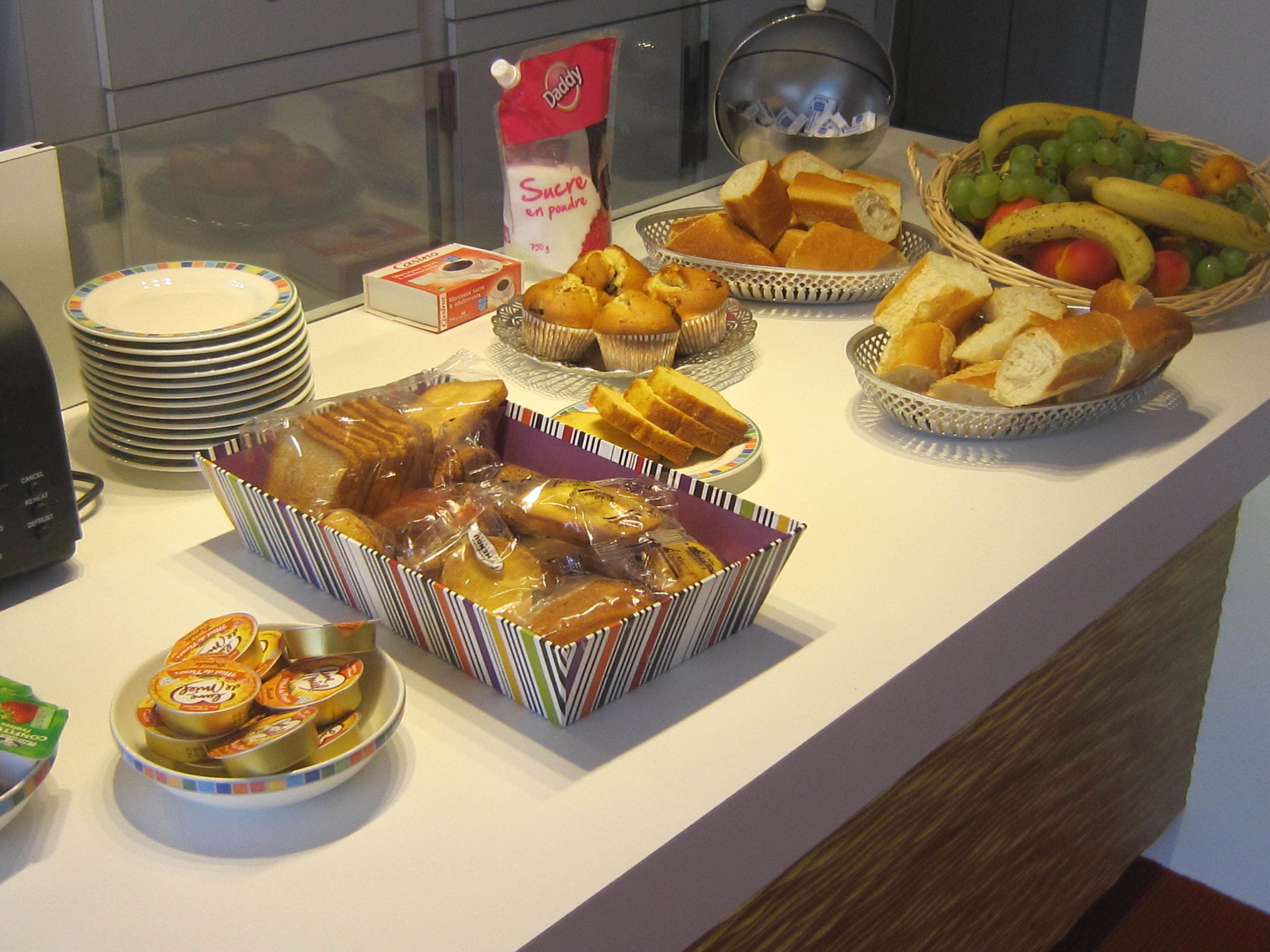 daily continental breakfast (eur 12 per person)