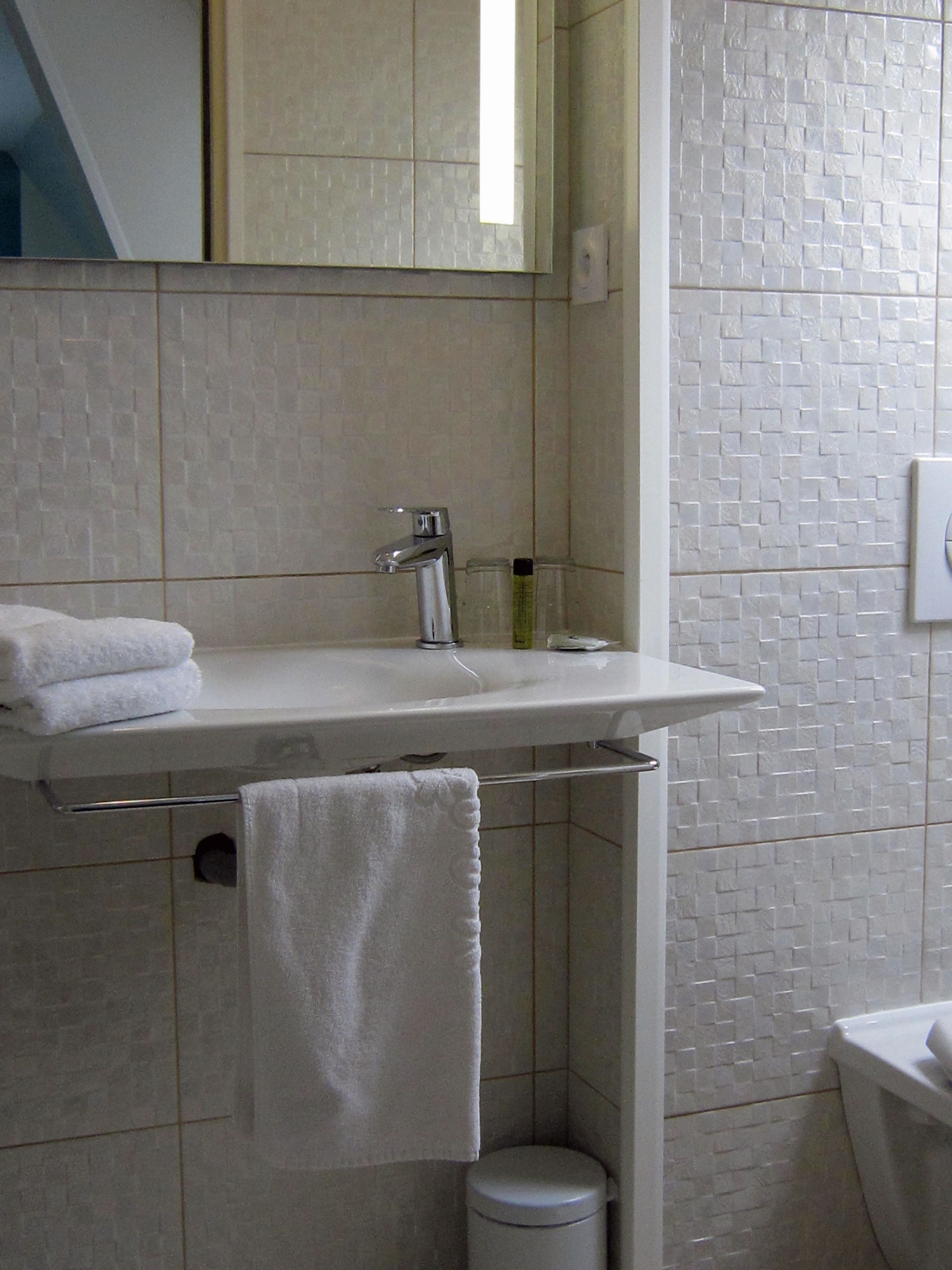 studio, kitchenette | bathroom | shower, free toiletries, hair dryer, towels
