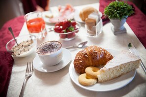 Breakfast area - Hotel Tina (Diano Marina)