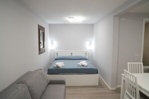 Junior Studio | Desk, blackout curtains, bed sheets - Veio Residence Resort (Rome)