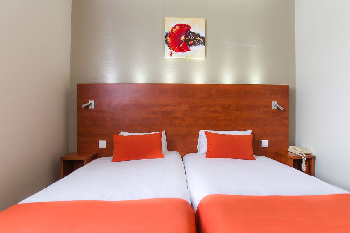 Habitación con 2 camas individuales