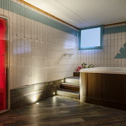 Sauna, hot tub, steam room, body treatments, body wraps, body scrubs