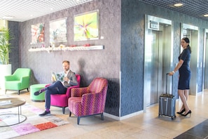 Lobby sitting area - WestCord Fashion Hotel Amsterdam (Amsterdam)