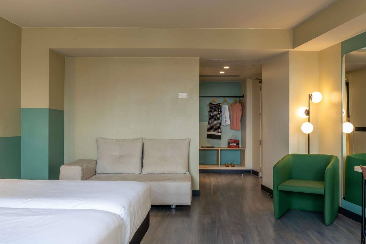 Coffres-forts dans les chambres, bureau, Wi-Fi gratuit, draps fournis