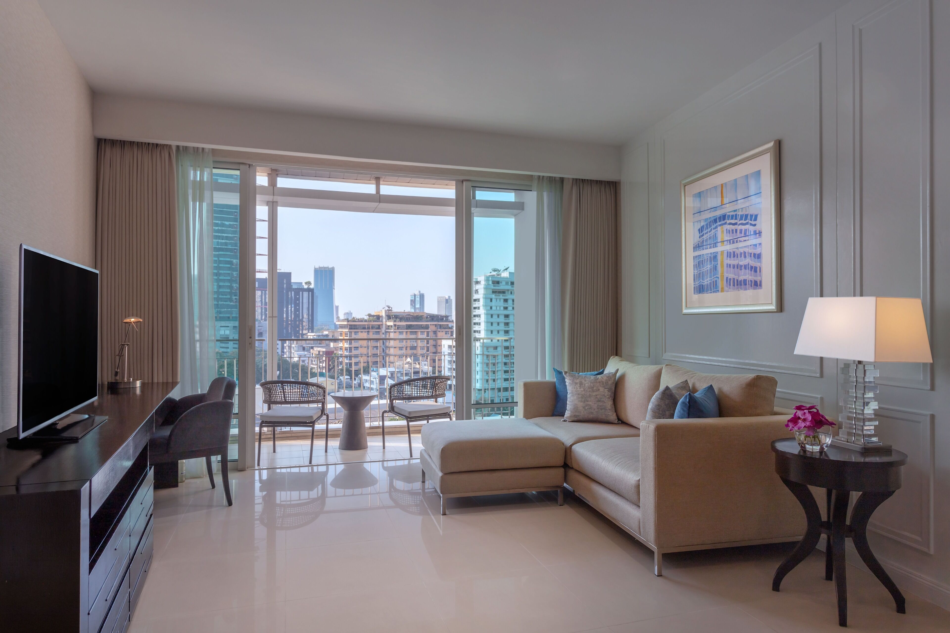 deluxe suite, 1 bedroom (twin) | 1 bedroom, premium bedding, minibar, in-room safe