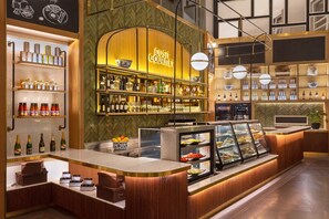 Coffee shop - Dusit Suites Hotel Ratchadamri, Bangkok (Bangkok)