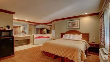 套房, 1 張特大雙人床, 按摩浴缸 | 高級寢具、特厚豪華床墊、獨特設計、獨特裝修