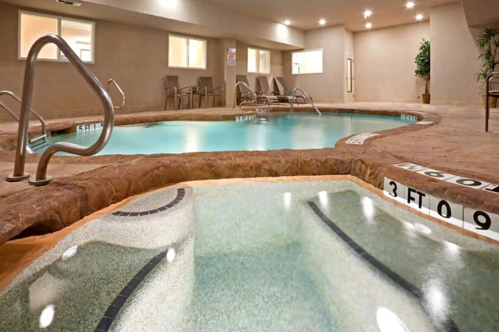 Holiday Inn Express & Suites Dallas Southwest-Cedar Hill by IHG
