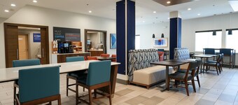 Holiday Inn Express & Suites Dallas Southwest-Cedar Hill by IHG
