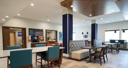 Holiday Inn Express & Suites Dallas Southwest-Cedar Hill by IHG