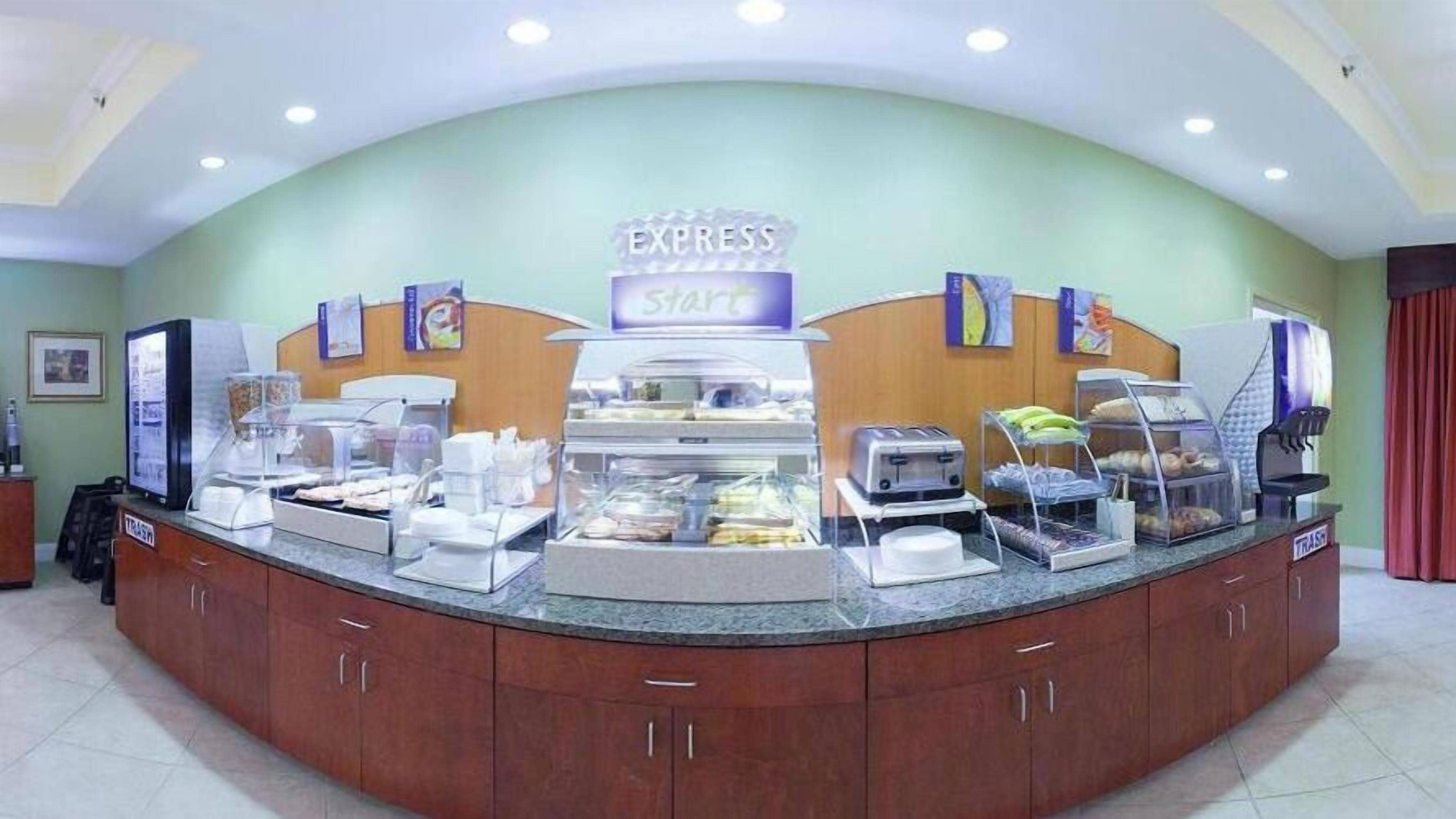 free buffet breakfast