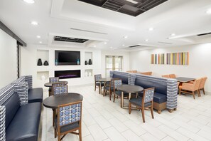 Petit déjeuner buffet compris