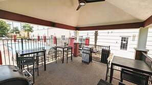 Gazebo - Candlewood Suites San Antonio Downtown by IHG (San Antonio)