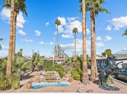 American Executive Inn