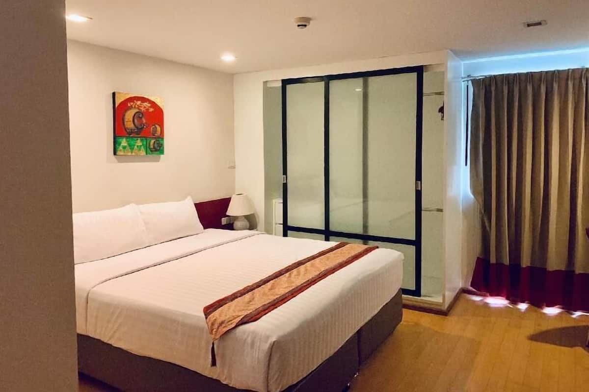 In-room safe, desk, blackout drapes, free WiFi