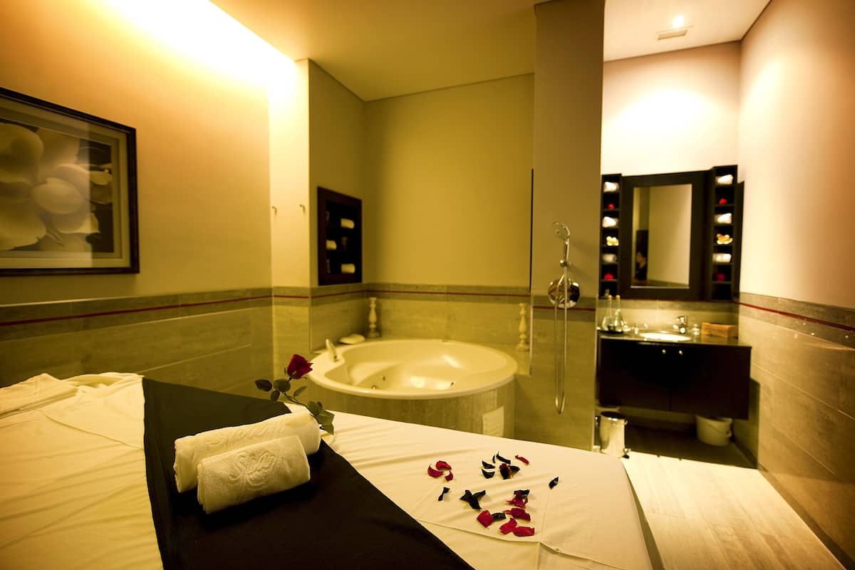 turkish bath/hammam, body treatments, mud baths, hydrotherapy