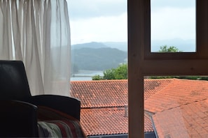 Classic Apartment, 2 Bedrooms | Desk, soundproofing, rollaway beds, free WiFi