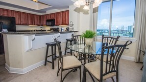 Two bedroom Two Bathroom Condo | In-room dining
