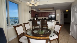 Two bedroom Two Bathroom Condo | In-room dining