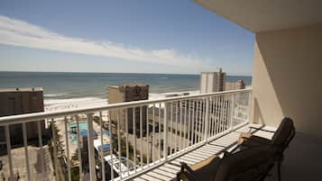 Two bedroom Two Bathroom Condo | Balcony