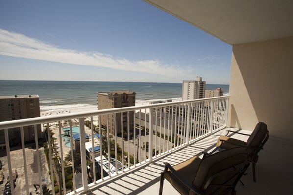 Two bedroom Two Bathroom Condo | Balcon
