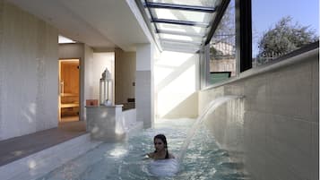 Indoor spa tub