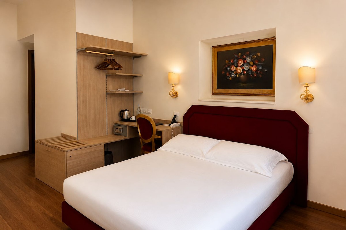 Ropa de cama de alta calidad, cubrecamas y minibar 