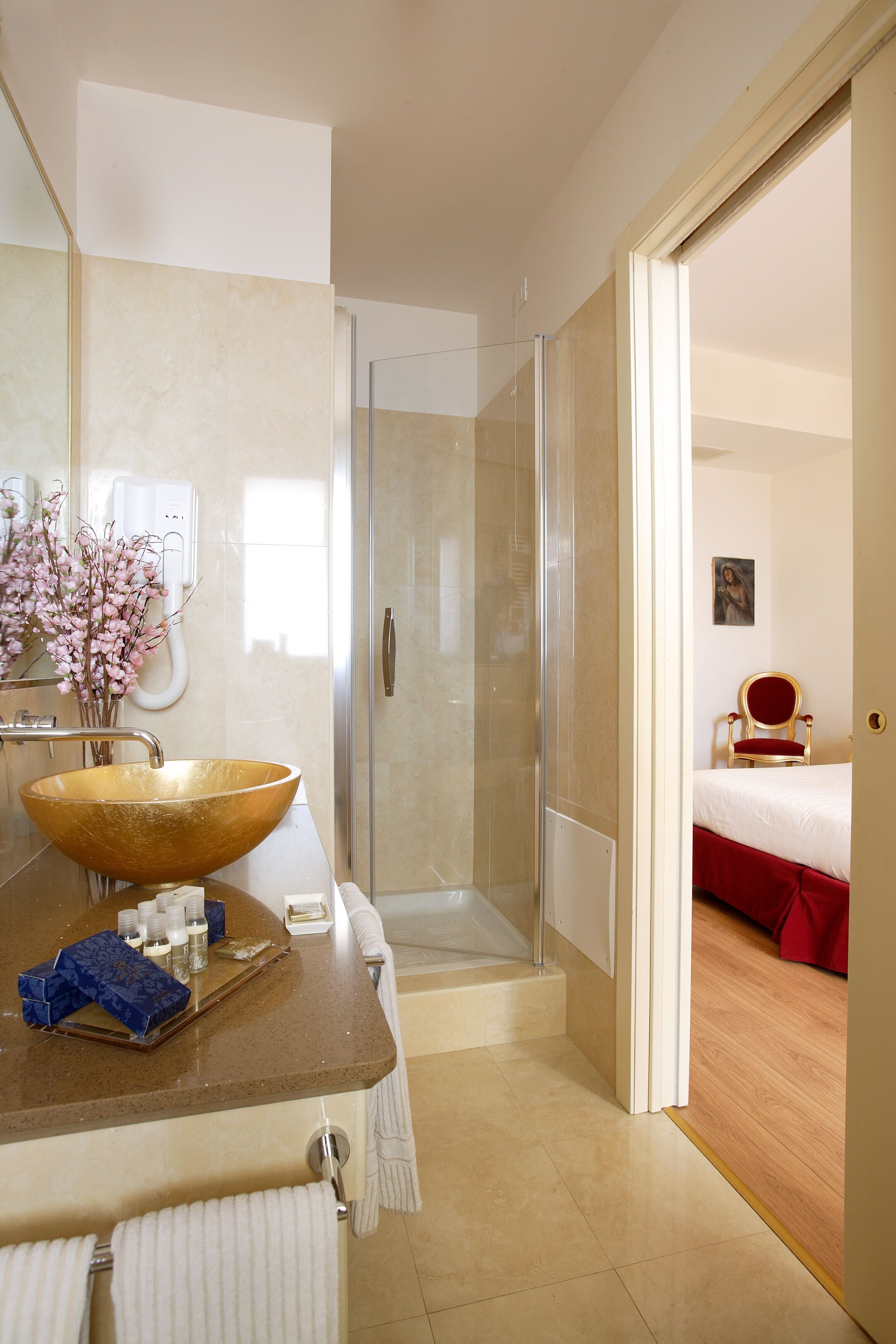 luxury double room | room amenity