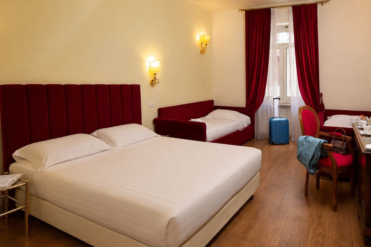 Ropa de cama de alta calidad, cubrecamas y minibar 