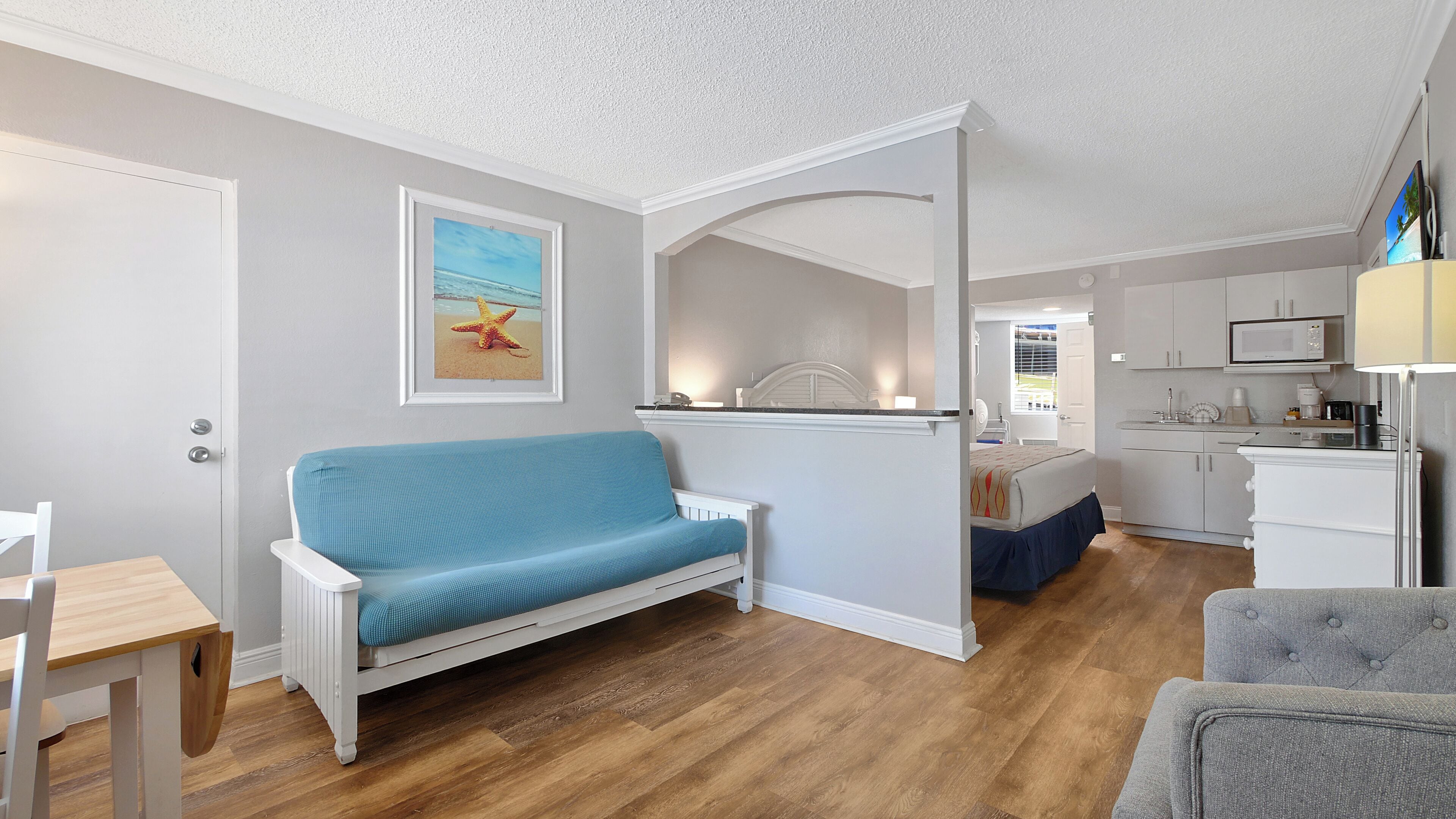 Appart&#x27;hôtel Standard, coin cuisine, en bord de piscine