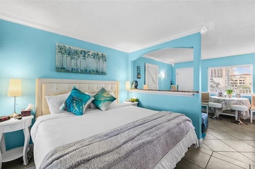 Standard-Apartment, Kochnische, Poolseite