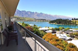 2 Bedroom Lake View, 2 Bathroom Kitchenette Studio | Lake view