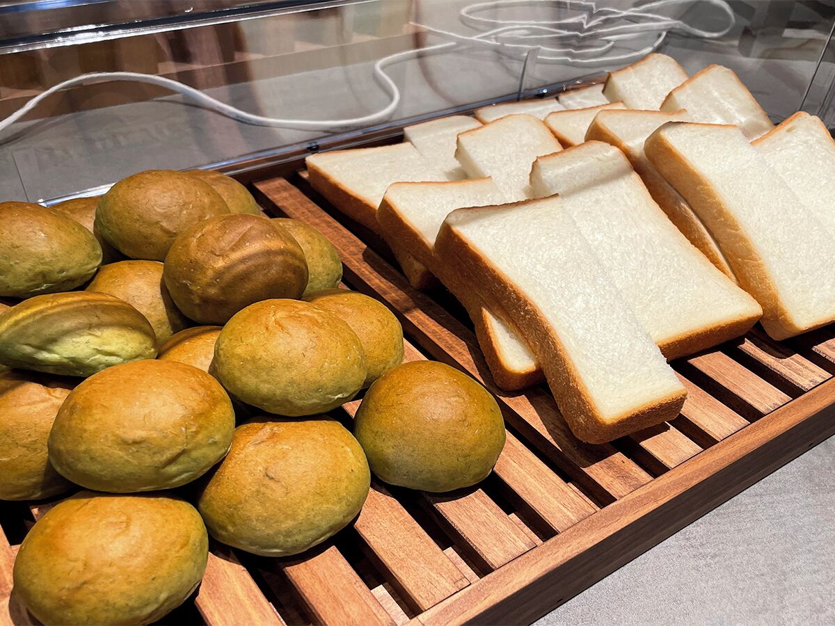 每日供應自助早餐 (費用另計)