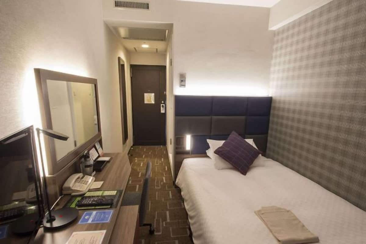 Desk, blackout drapes, iron/ironing board, free WiFi