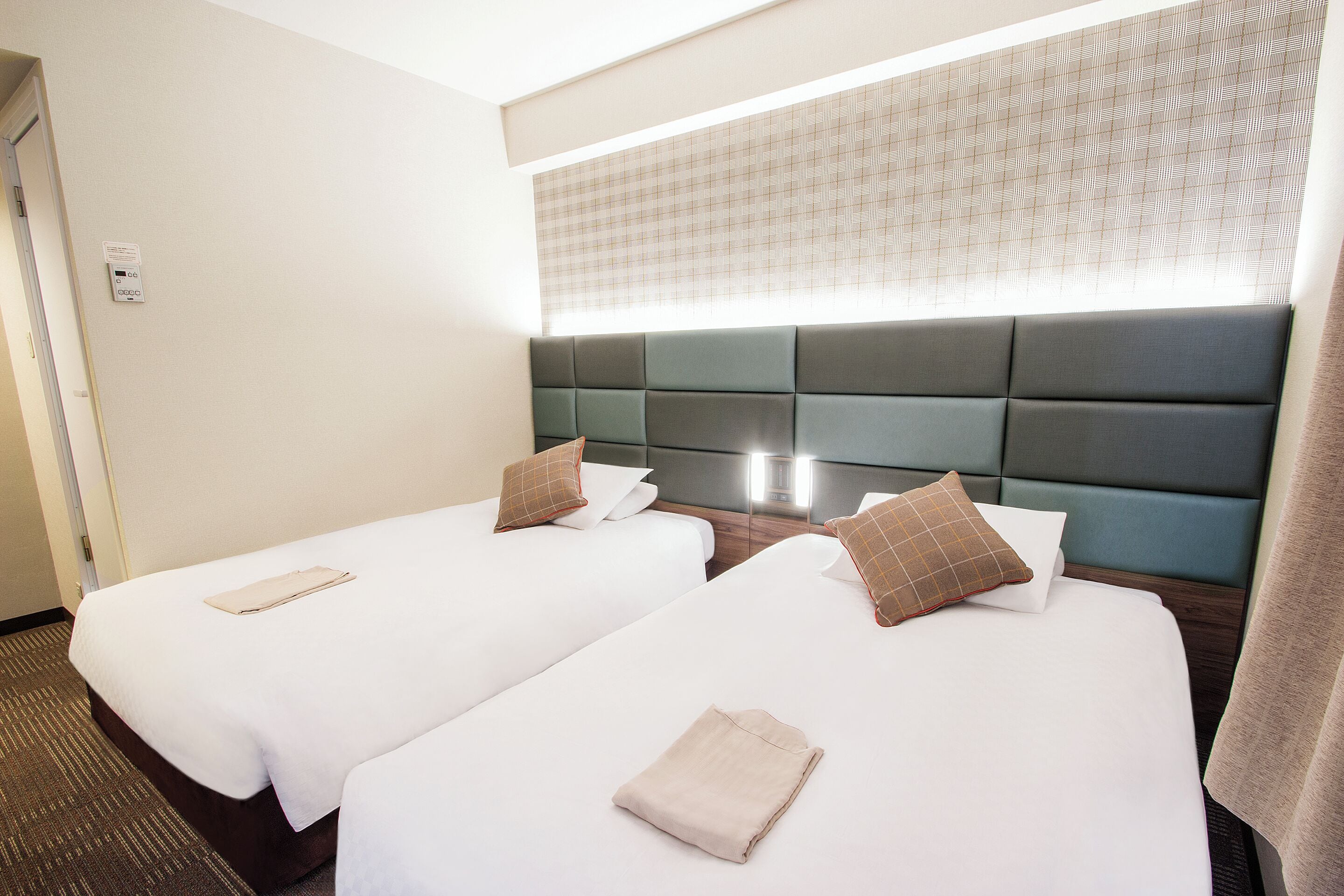 twin room, non smoking | desk, blackout curtains, iron/ironing board, free wifi