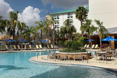Outdoor pool. SpringHill Suites by Marriott Orlando at SeaWorld