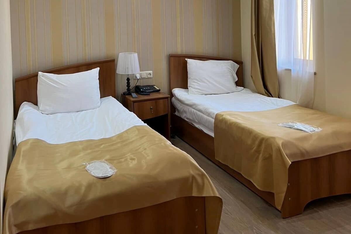 Standard Room, 2 Single Beds | Premium bedding, in-room safe, blackout curtains