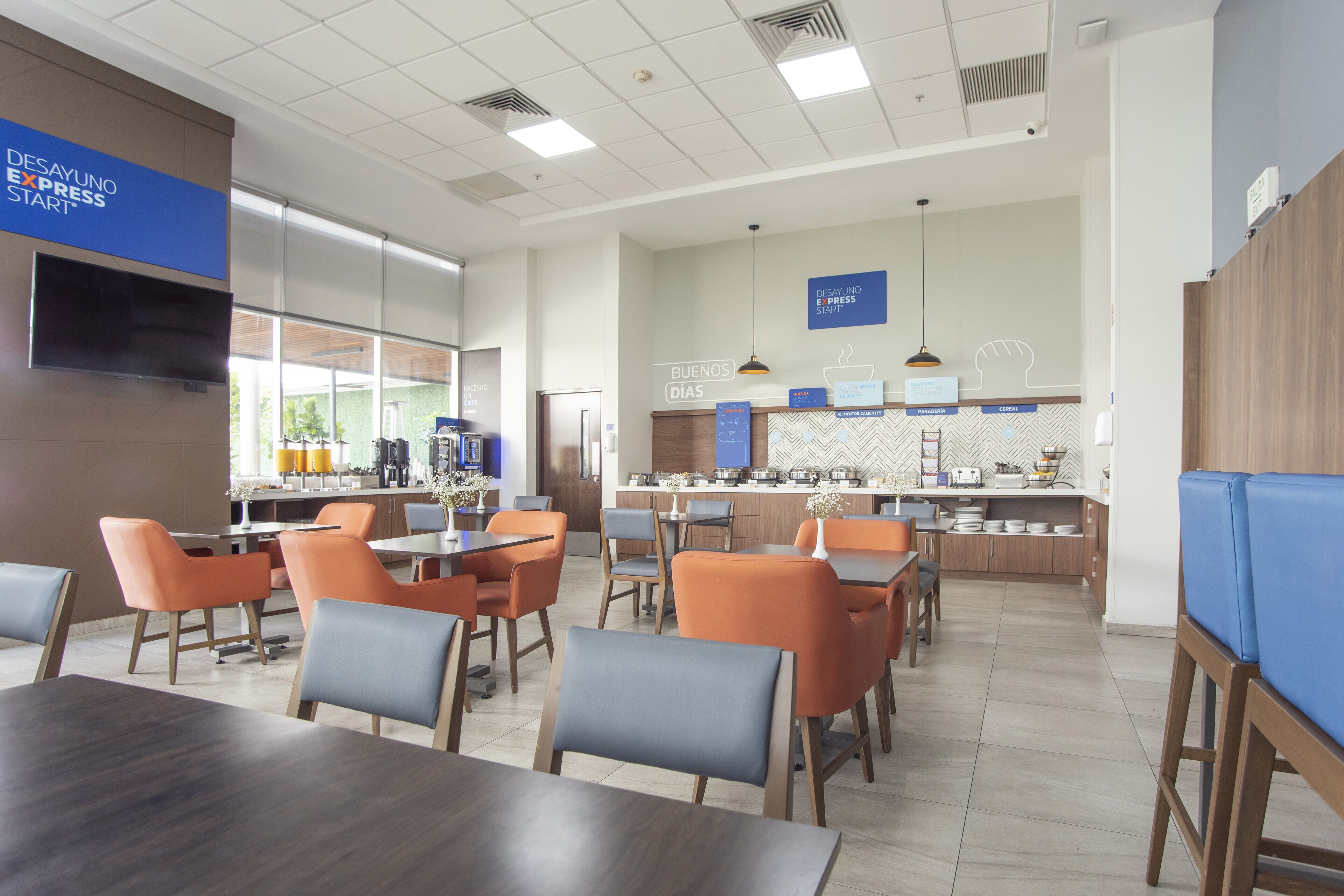 Tägliches inbegriffenes kontinentales Frühstück