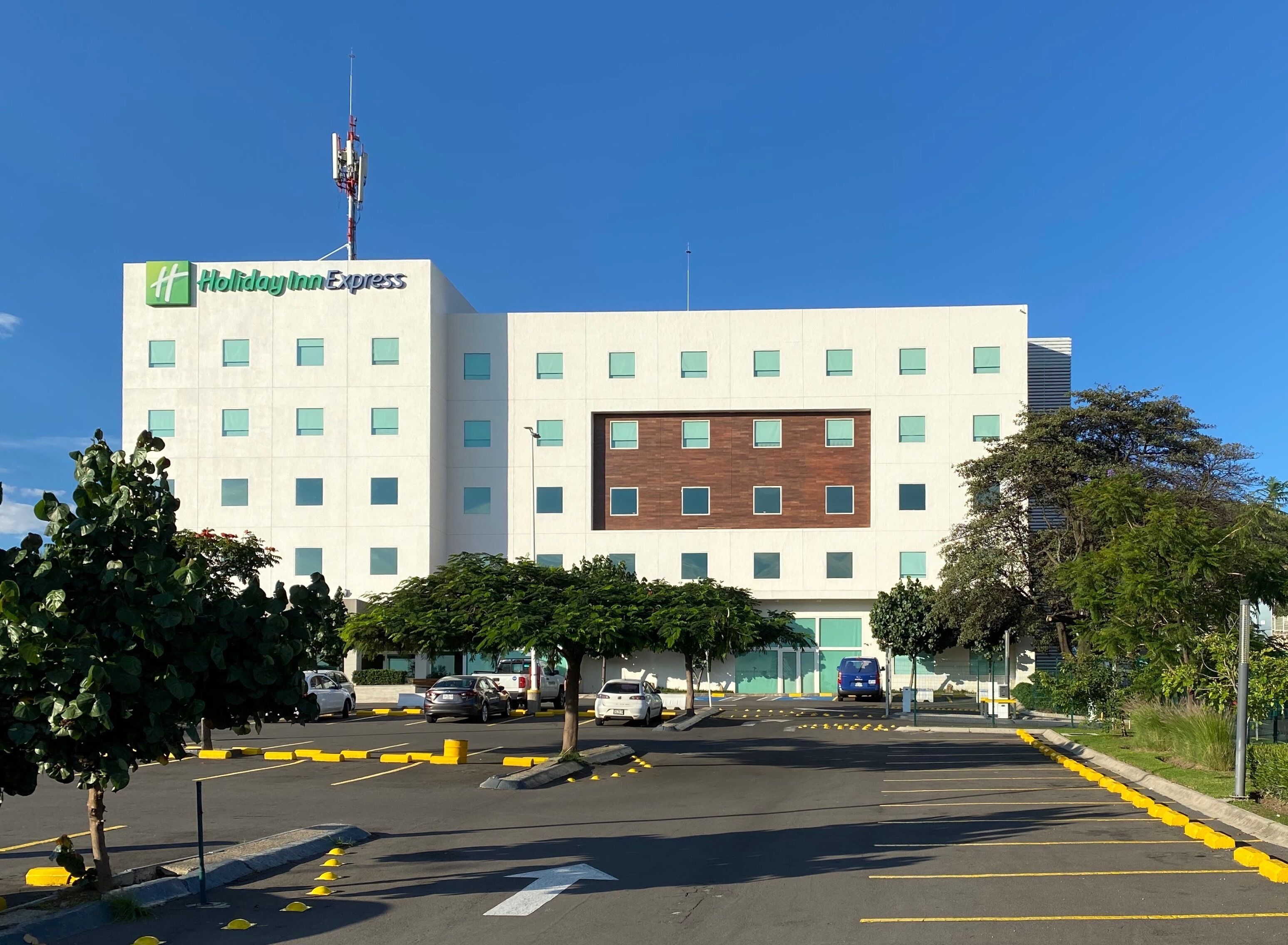 Photo - Holiday Inn Express Guadalajara Iteso by IHG