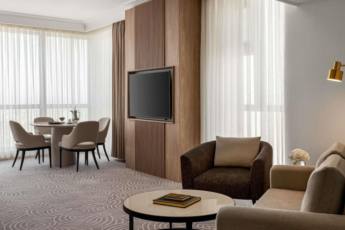 Ropa de cama de alta calidad y minibar