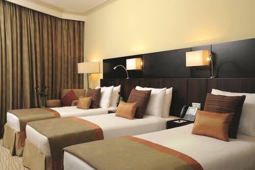Egyptian cotton sheets, premium bedding, pillowtop beds, minibar
