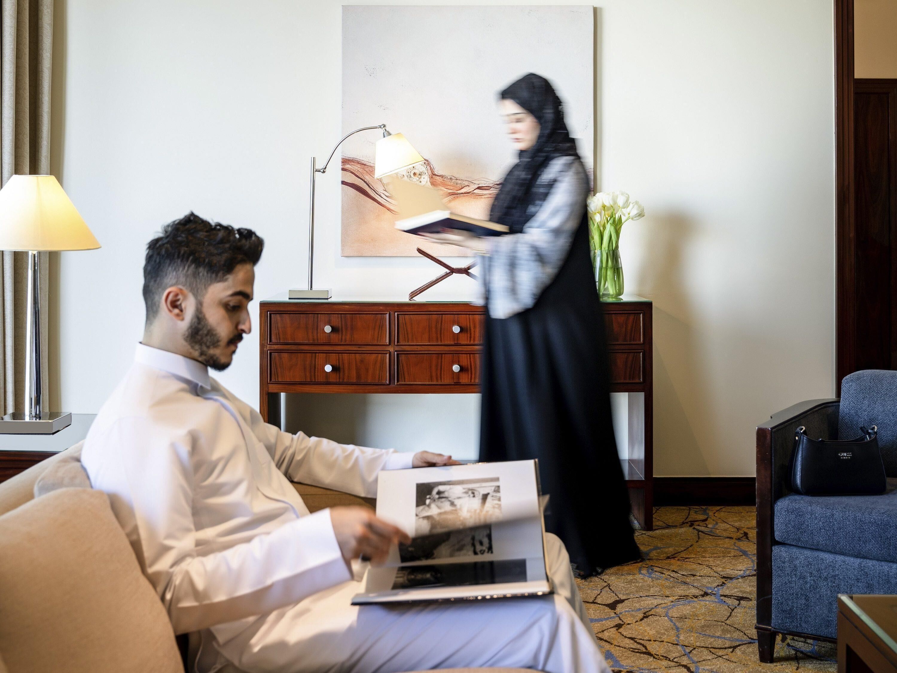 เครื่องนอนระดับพรีเมี  ยม, มินิบาร์, ตู้นิรภัยในห้องพัก, โต๊ะทำงาน