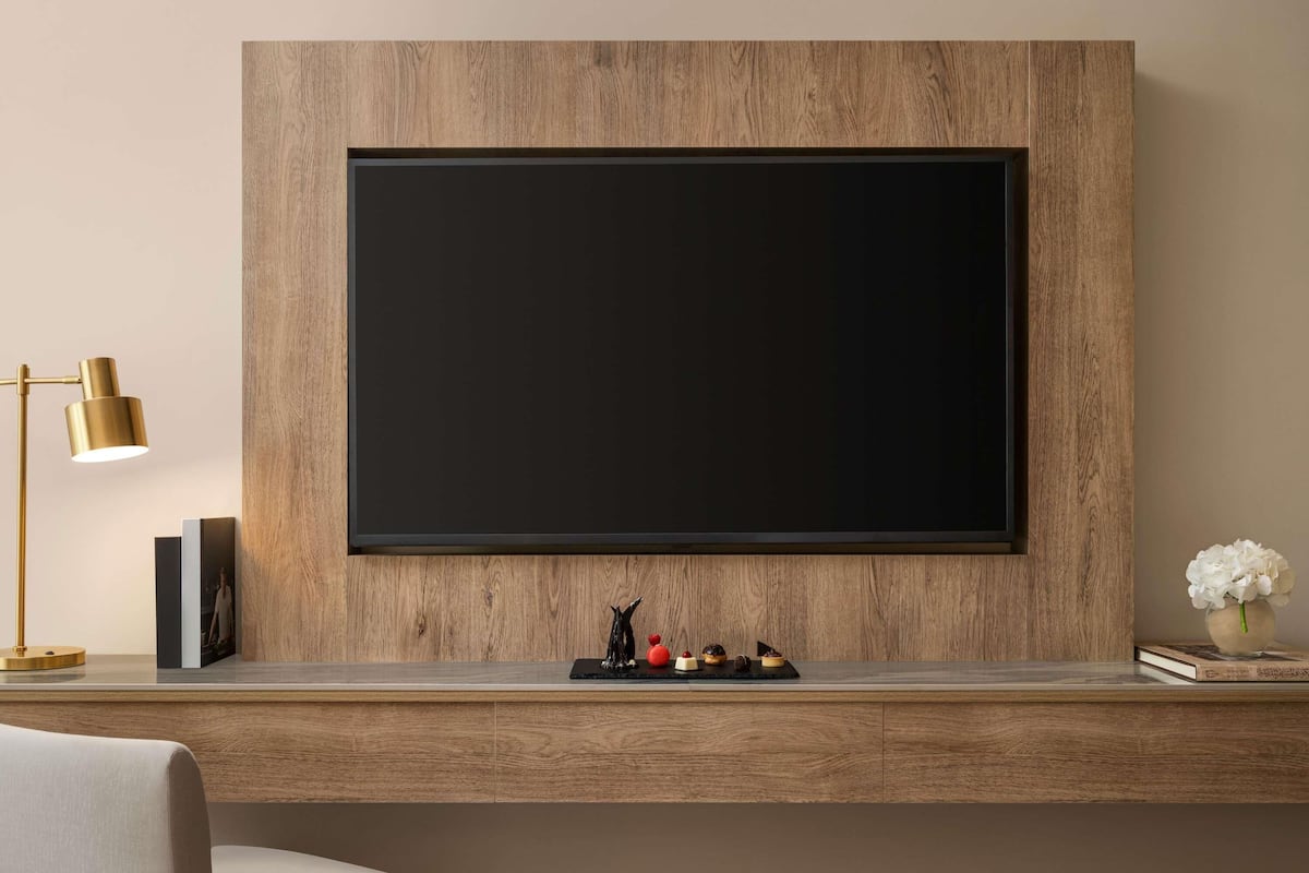 Sengetøy av topp kvalitet, minibar, safe på rommet og skrivebord