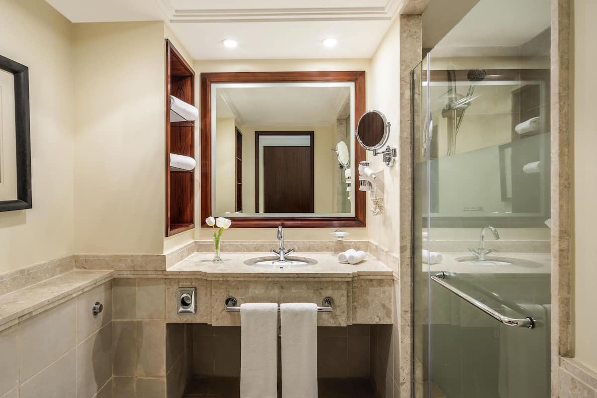 Premium bedding, minibar, in-room safe, desk