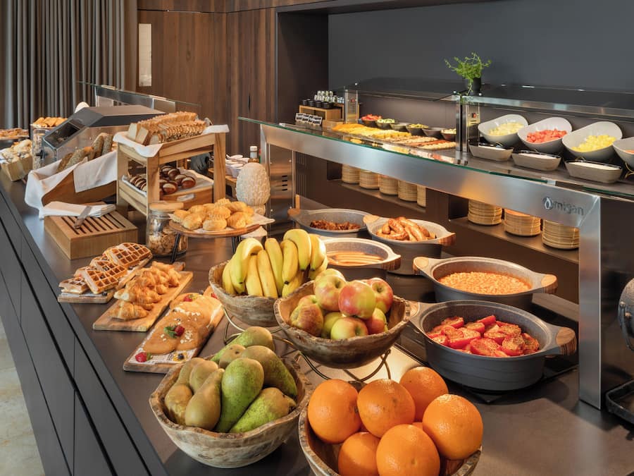 Petit déjeuner buffet servi tous les jours en supplément