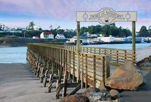 Point of interest - Holiday Inn Express Hotel & Suites NEWPORT by IHG (Newport)