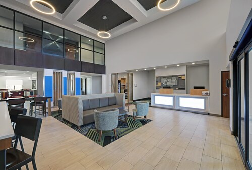 Holiday Inn Express Hotel & Suites NEWPORT by IHG