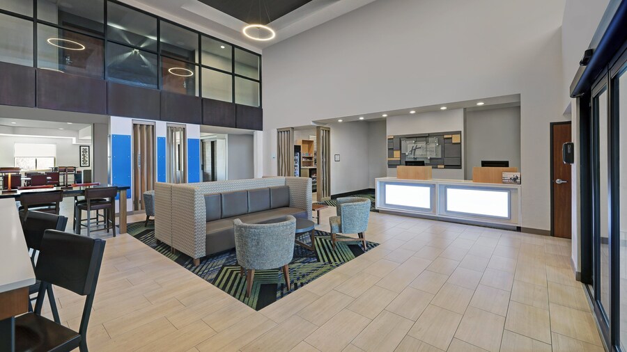 Holiday Inn Express Hotel & Suites NEWPORT by IHG