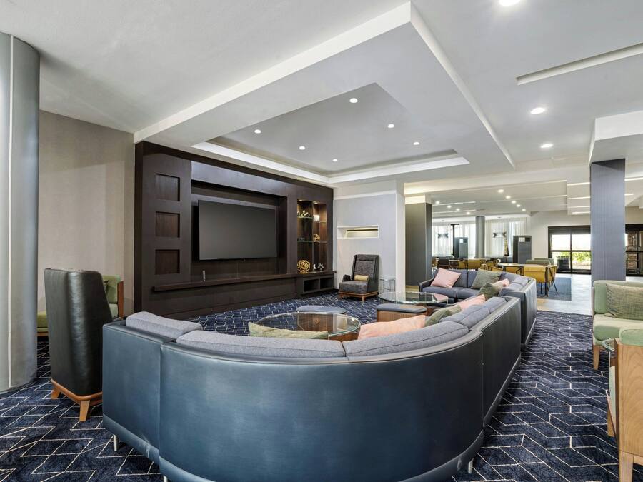 Lobby lounge